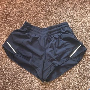 Lululemon Hotty Hot Shorts 2.5”